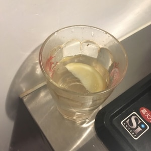 飲みやすい！さっぱりレモン水